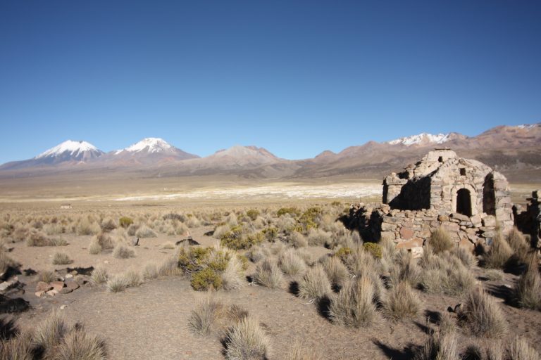 Iglesias coloniales en el altiplano de Oruro